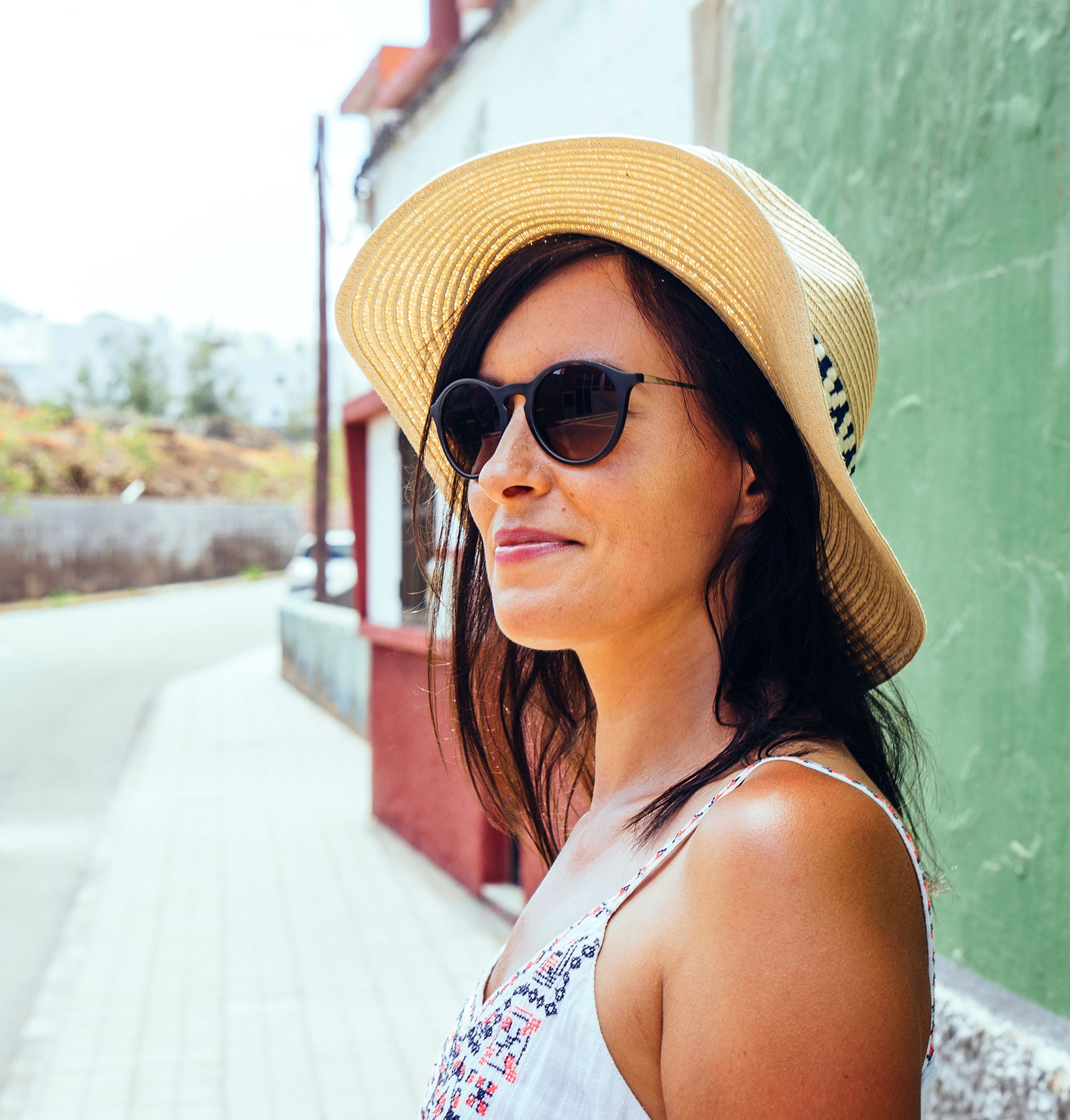 Woman with sunglasses info-4